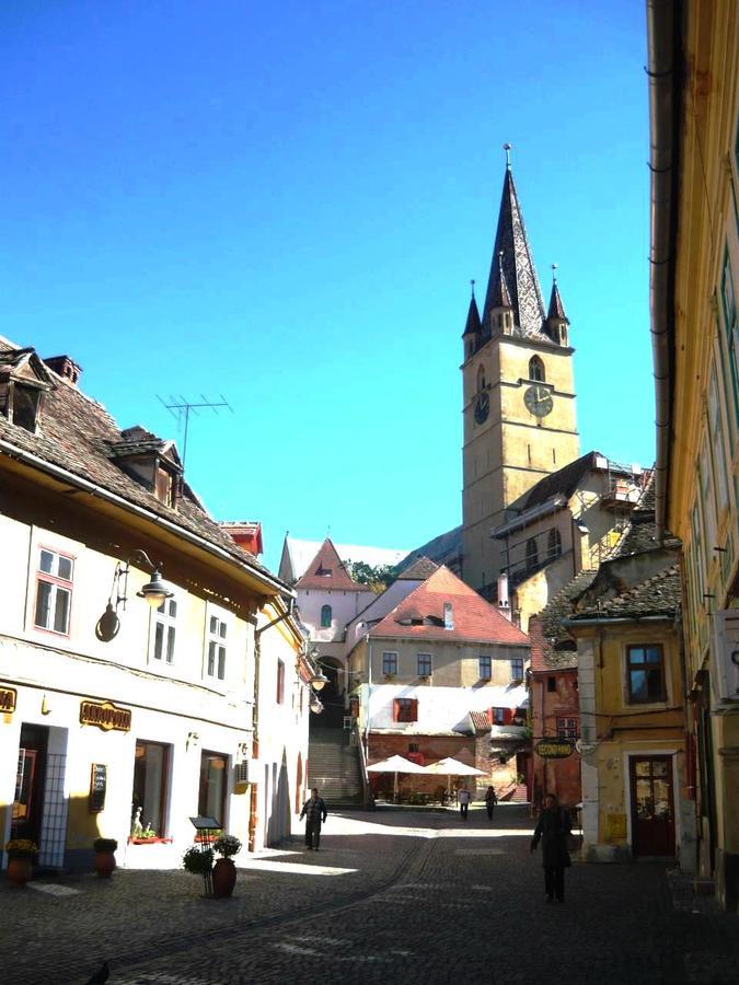 Appartement Crown Jewels Centre Sibiu Extérieur photo